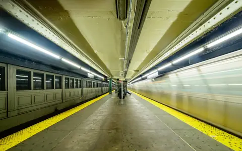 An empty elevated subway platform at Queensboro Plaza station, Queens